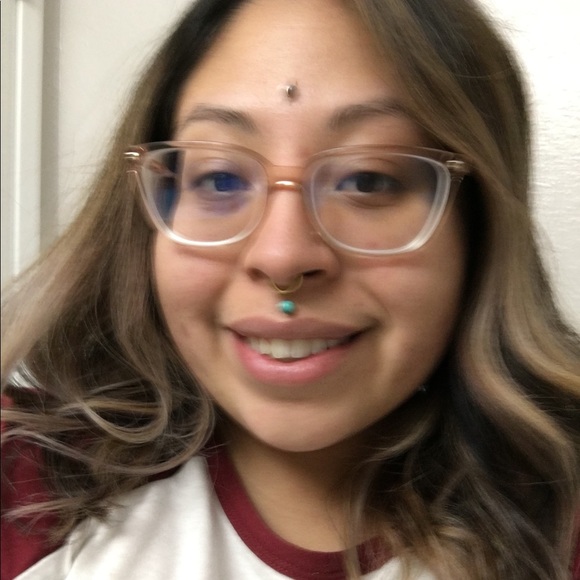 Meet your Posher, Stephanie - Picture 1 of 1